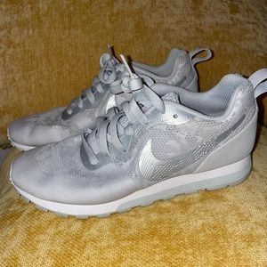 Used a couple times only , Size 6.5